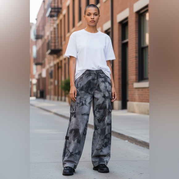 Adidas Grey Distressed Camouflage‎ Wash Cargo Pants SZ 6. NWT - Picture 9 of 9